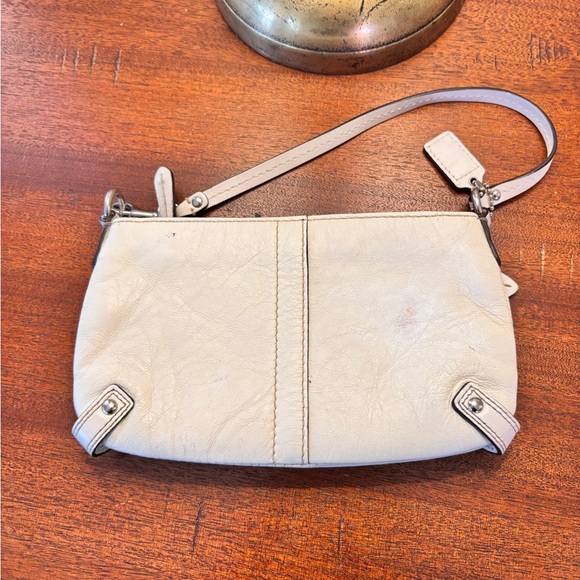Vintage coach wristlet white leather - Picture 7 of 10